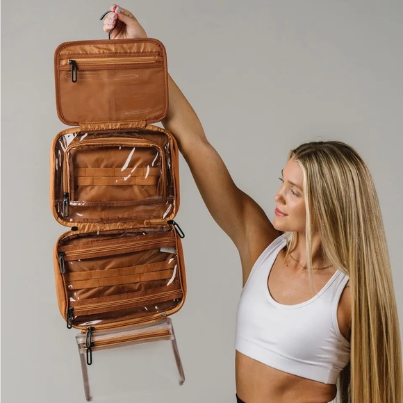 Zyia Butterscotch Access Toiletry Bag NWT - Picture 2 of 4